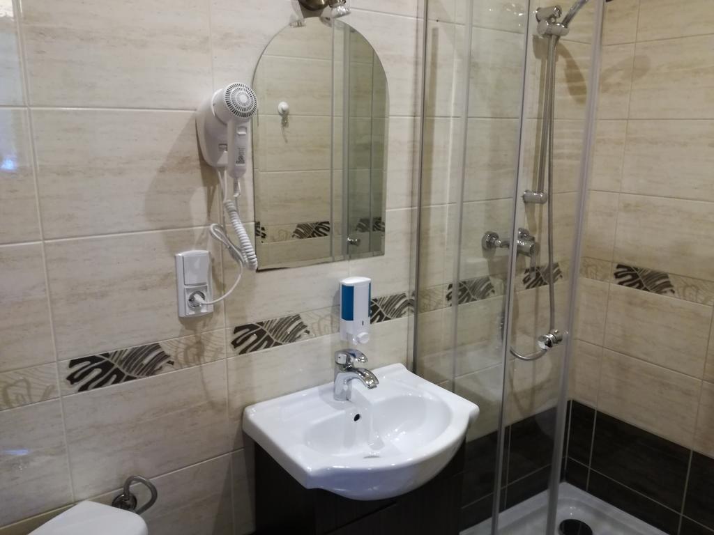 Bed and Breakfast Momotown Privates Krakau Exterior foto