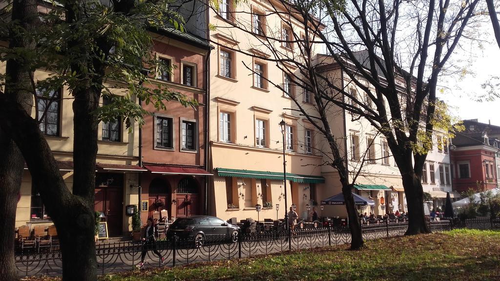 Bed and Breakfast Momotown Privates Krakau Exterior foto