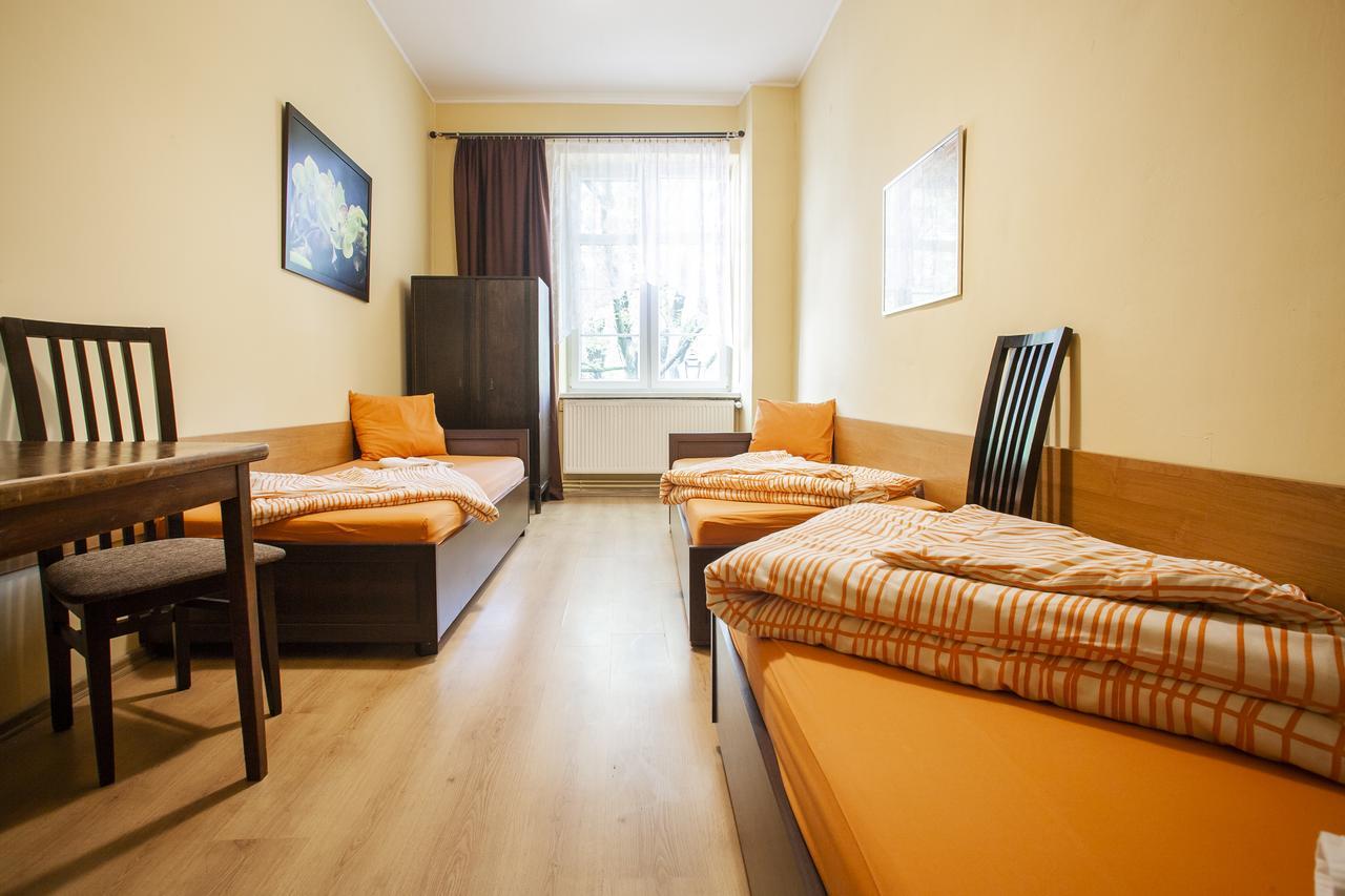 Bed and Breakfast Momotown Privates Krakau Exterior foto