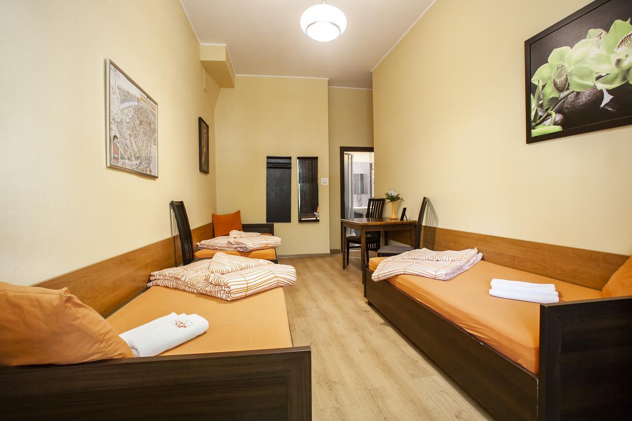Bed and Breakfast Momotown Privates Krakau Exterior foto