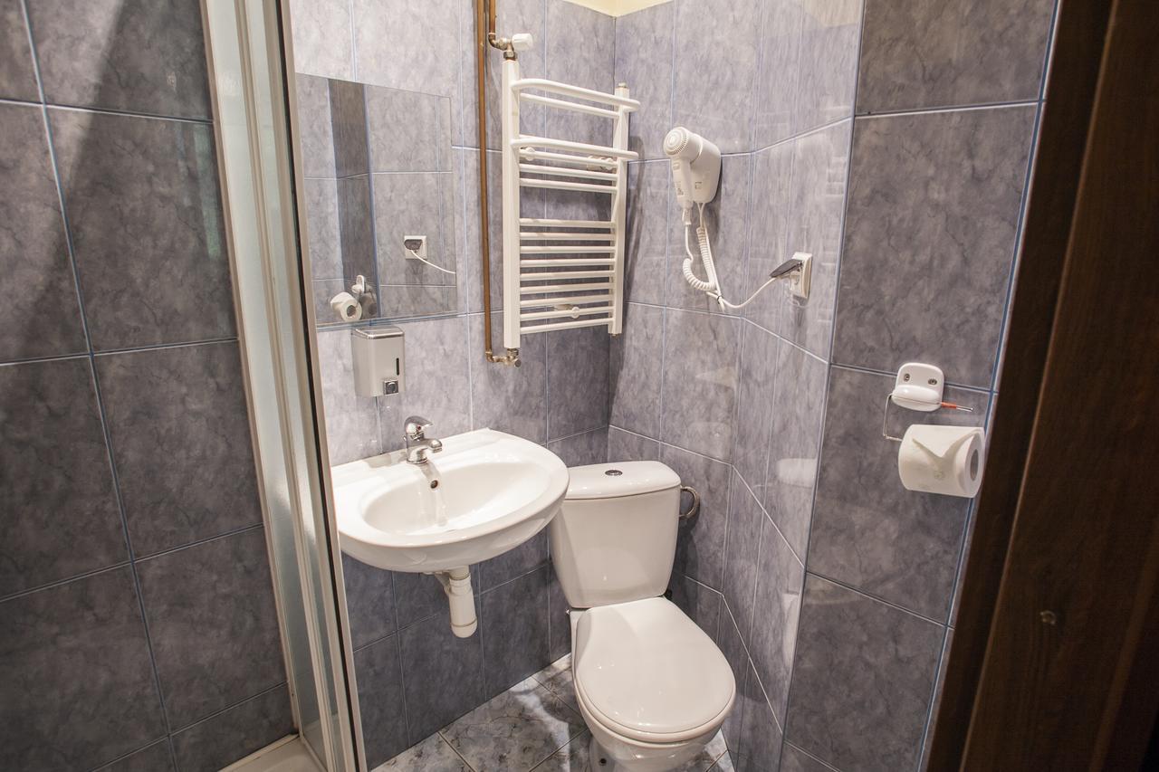 Bed and Breakfast Momotown Privates Krakau Exterior foto