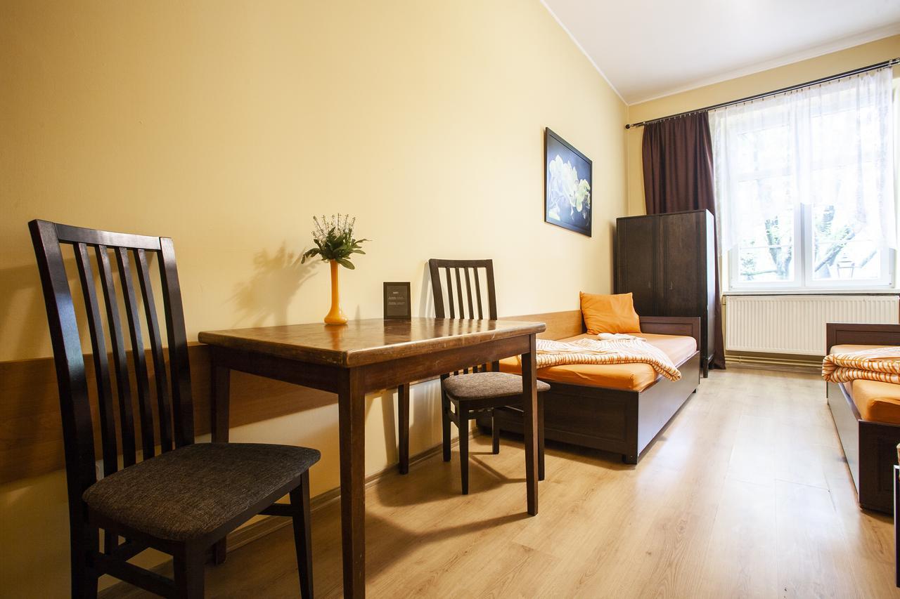 Bed and Breakfast Momotown Privates Krakau Exterior foto