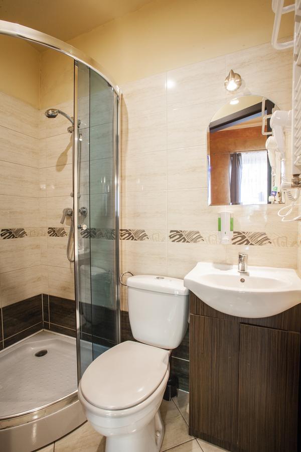 Bed and Breakfast Momotown Privates Krakau Exterior foto