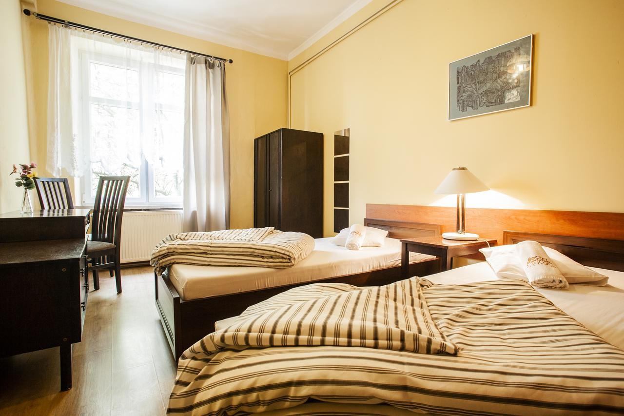 Bed and Breakfast Momotown Privates Krakau Exterior foto